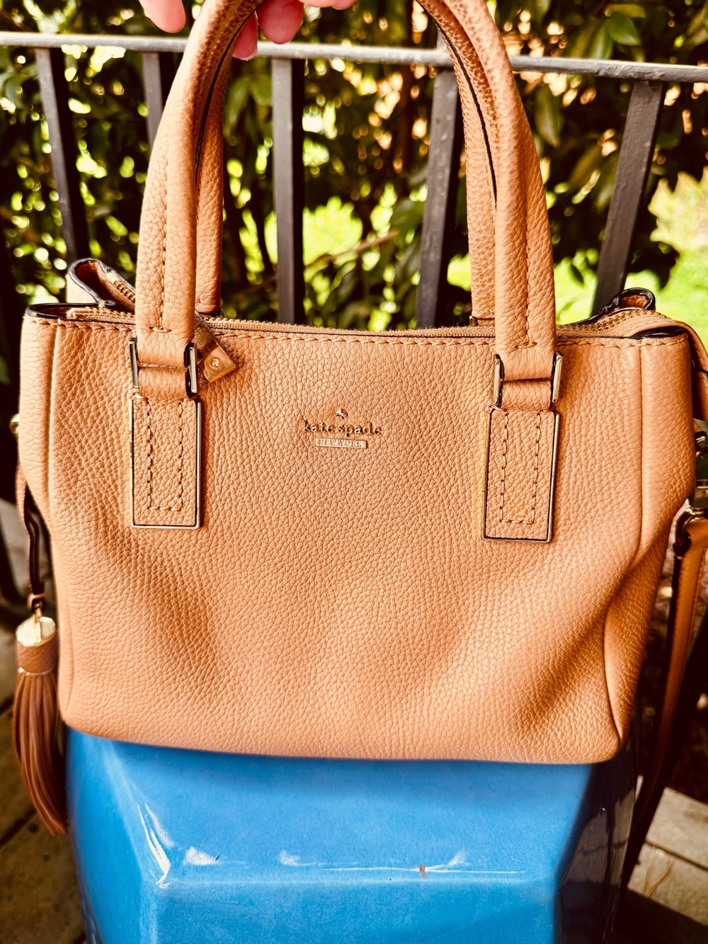Kate Spade ♠️ Pebbled Tan Satchel👜 with Tassel, and gold details